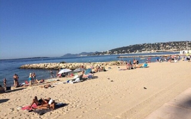 2P au pied des plages,Piscine,Wifi,Clim