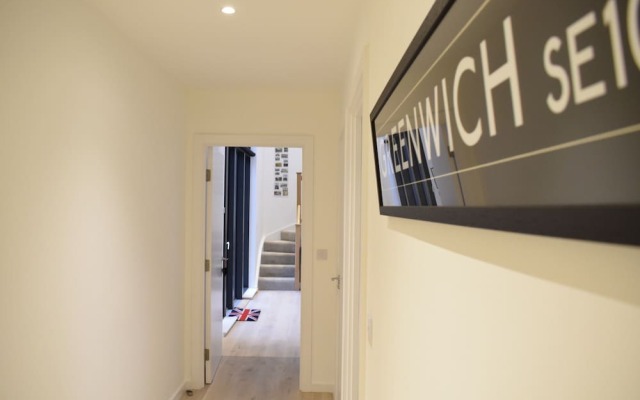 Spacious Greenwich Flat