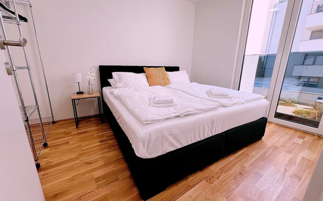 Apartments next to Public Transport GG13
