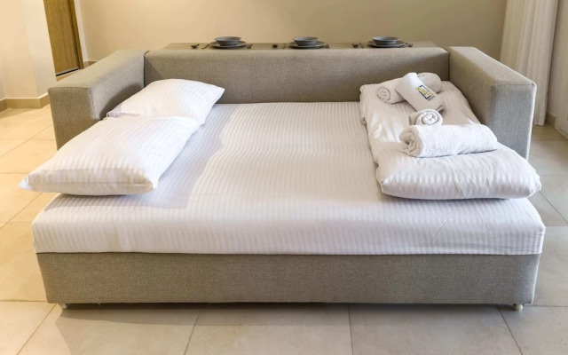 Xuru Stays I Roomy & Relaxed 1bdr @ Mangroovy Free Beach & Pool