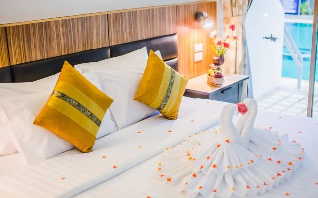 Karon Whale Resort Karon Beach (SHA Certified)