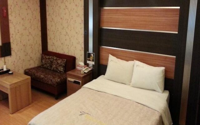 Valentine Hotel
