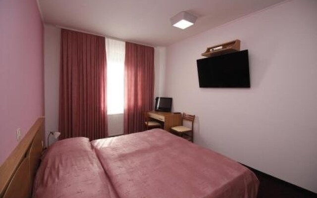 Rooms Merkantil Simenta