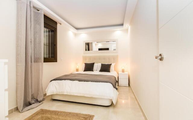 Luxurious 2 Bed Puerto Banús Apt - RDR193