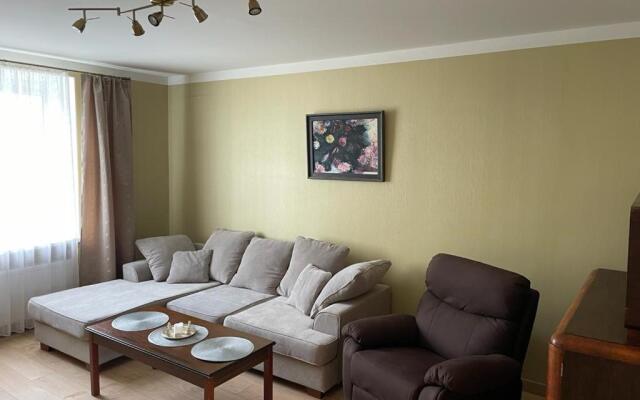 Spacious 3 bedroom apartment in great location