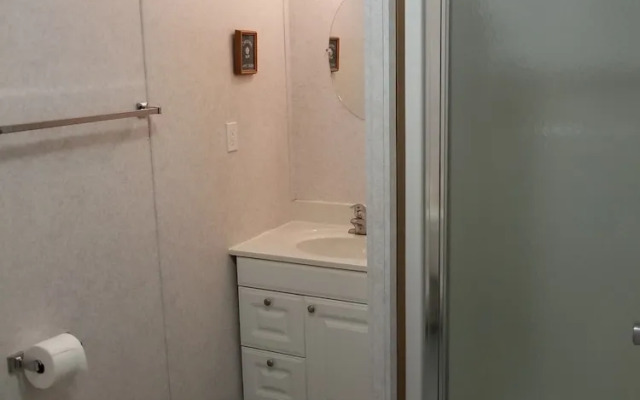 Christina Lake Lodge