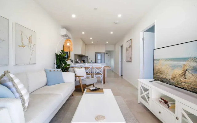 Bay View 2-bedroom Apartment With BBQ