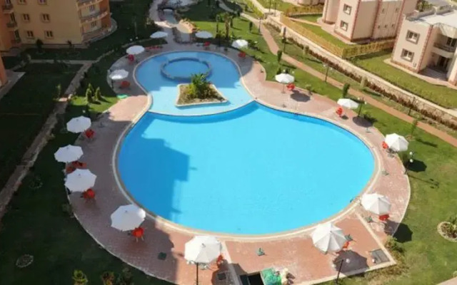 Marseilia Land