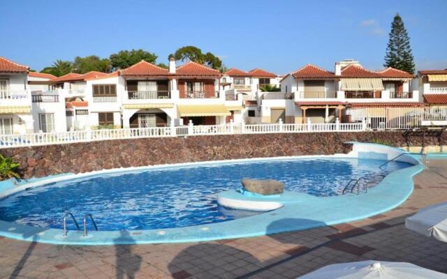Modern studio in complex Paraiso Royal, LA95