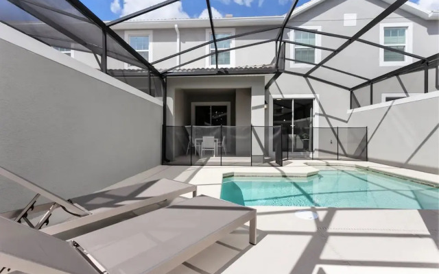 4bed 3Ba Storey Lake Home w. Pool