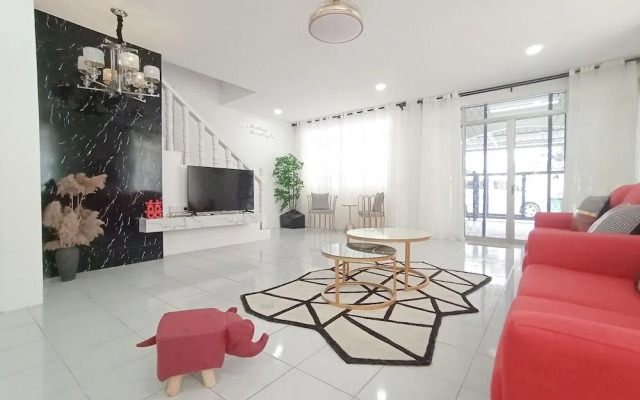 OYO 90188 Sibu Aeroplane Homestay2u