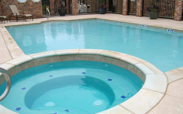 Holiday Inn Express and Suites Henderson by IHG