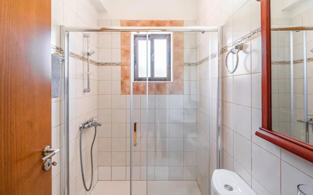 Villa Nikolina - 5 En-suite Bedrooms