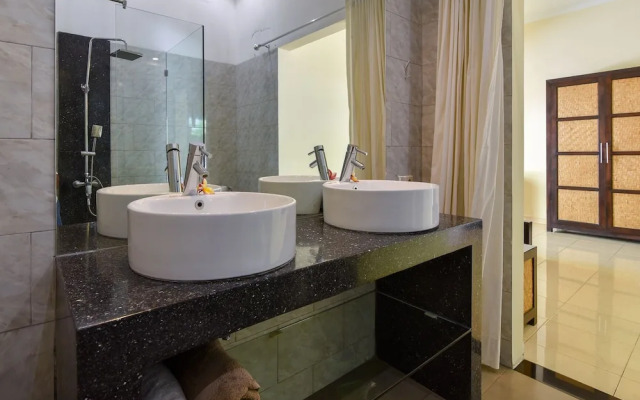 Villa Lovina Beach 1
