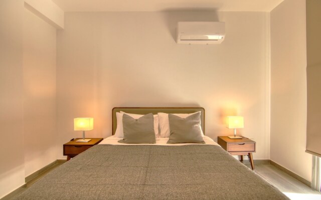 Phaedrus Living Coral Suites Bliss