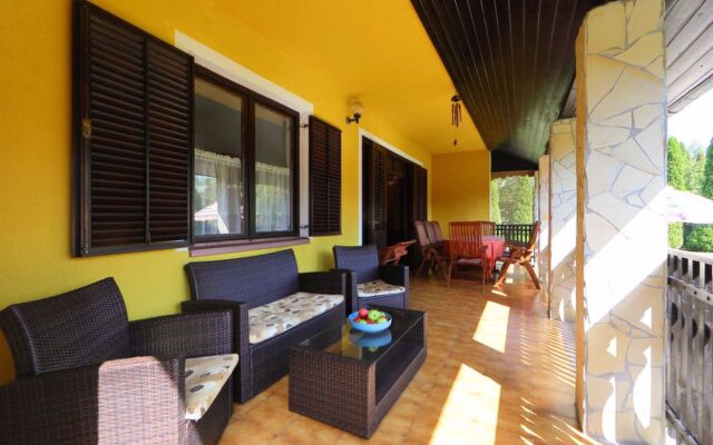 House Akazie Balatonmariafurdo