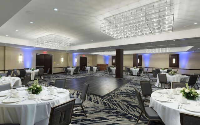 DoubleTree by Hilton Jamestown