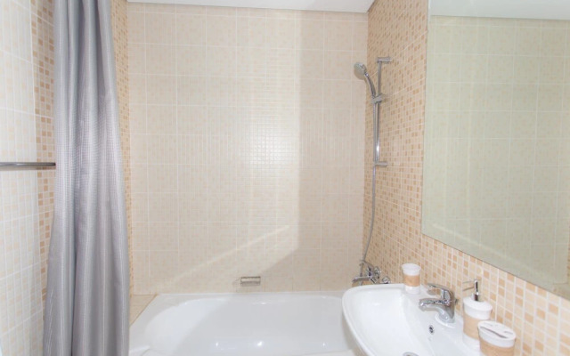Executive apt near Downtown