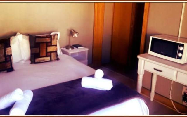 Jock-Inn Guest House