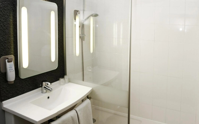 ibis Orange Centre Echangeur A7 A9