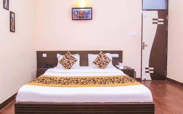 OYO 8243 Climat Inn