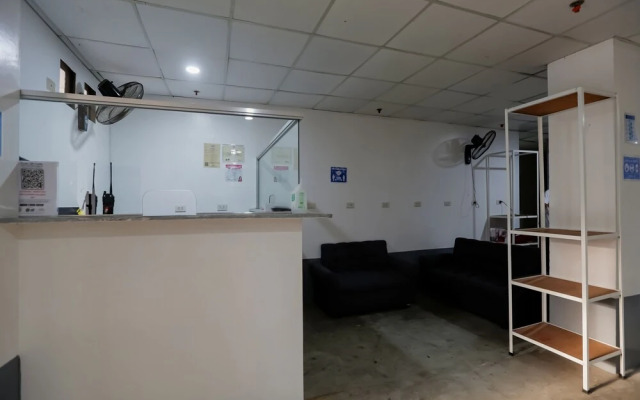 OYO 665 Pasay Centrale Hotel