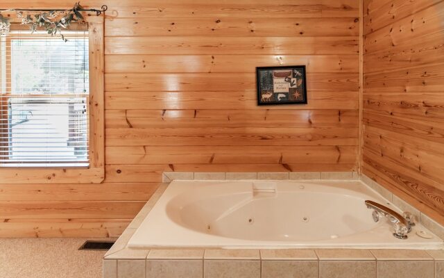 SmokyStays 5 Bedroom Cabin
