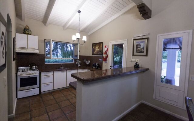 El Porvenir Casa de Bodega