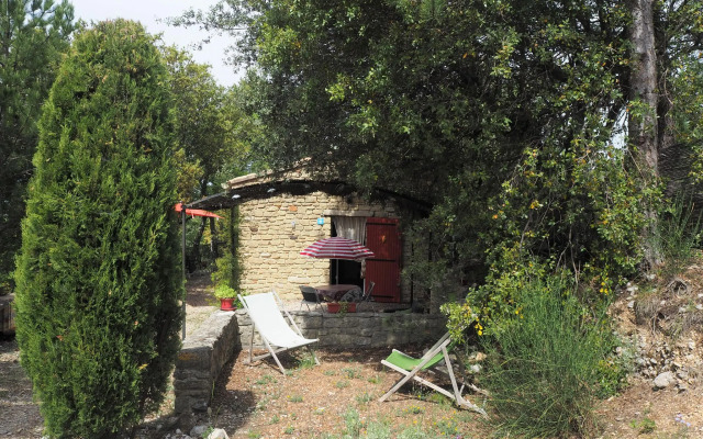 Provencal holiday home with private terrace, Bédoin