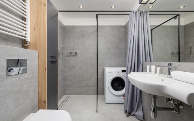 Studio Lwowska 1 by Renters