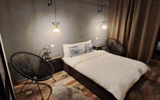 The World Apartament II