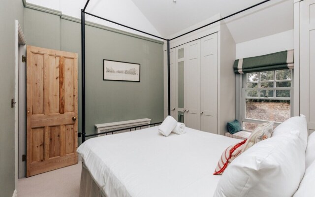The Emerald - Central Henley 2 Bedroom House