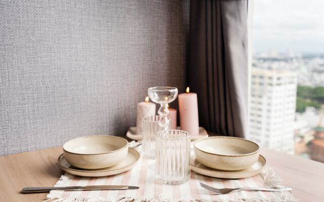 REM Rivergate Garden Pool Signature Apartments