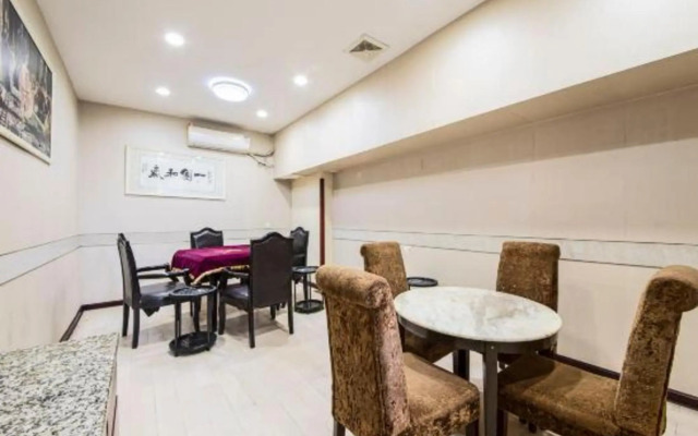 Dilang Holiday Hotel (Yangzhou Jiangdu Passenger Terminal Branch)