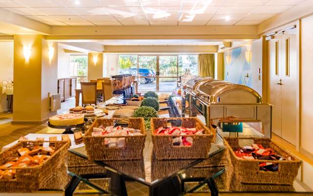 Ocean Breeze Hotel