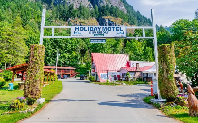 Holiday Motel & RV Resort