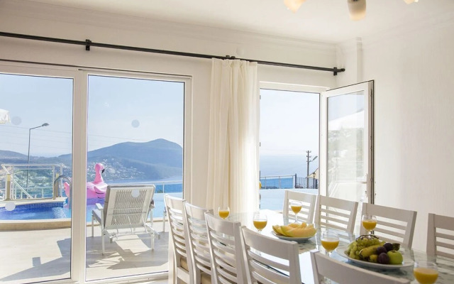 Villa Alkin by Akdenizvillam