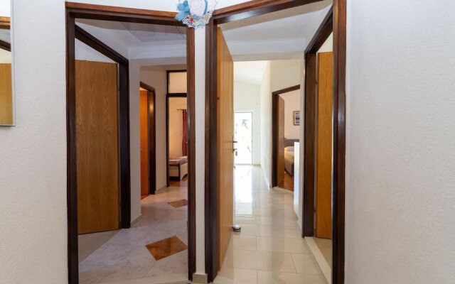 Nice Home in Starigrad With Wifi and 6 Bedrooms