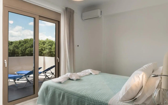 Niovi Seaside Suites