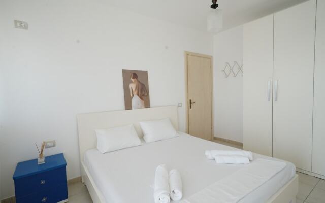 The Beachfront Apartment