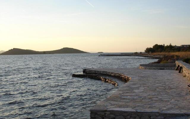 Dvor - 20 m From Beach - A1