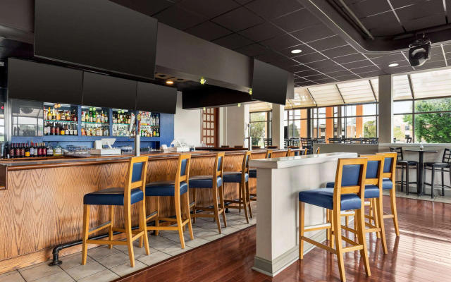 Days Hotel by Wyndham Allentown Airport / Lehigh Valley
