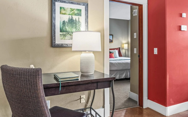 2 Bedroom Condo .Pool .Hot Tub .Gym .Spa