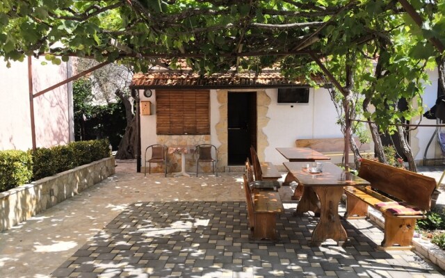 A5 Cozy Apt. With big Garden, Balcony & Grill