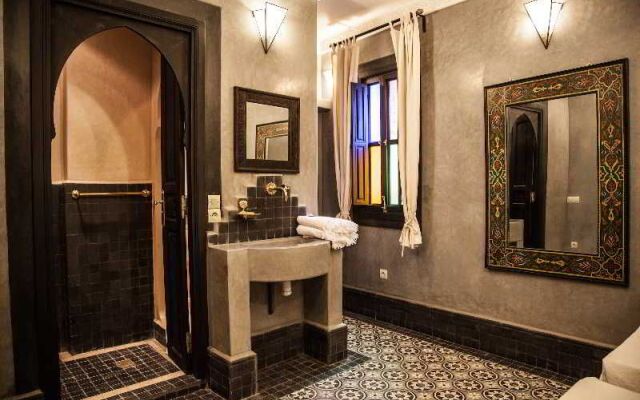 Riad Bazaar Cafe