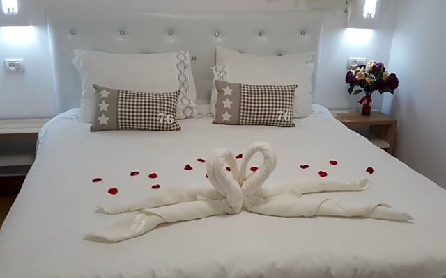 Zimmer Belev HaKikar- Dead sea