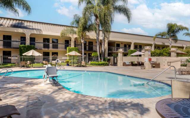 Best Western Plus South Coast Inn