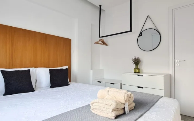 Phaedrus Living: Seaside Luxury Flat Lighthouse 69