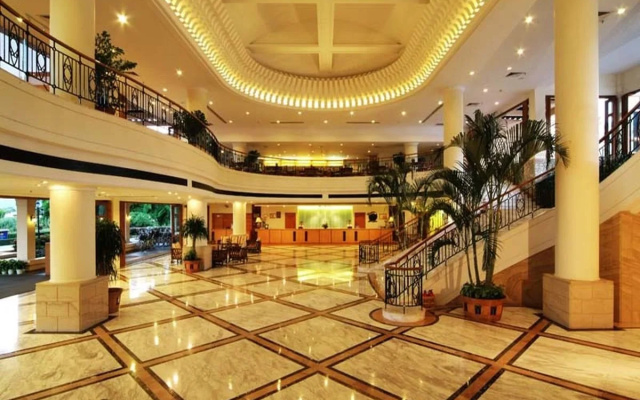 Resort Golden Palm