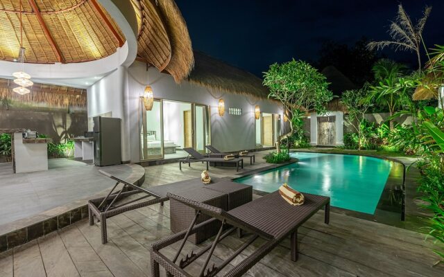Brand new Luxury 3BR villa Ethnic Ubud 4